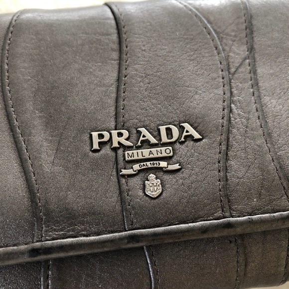 ⭐️SOLD⭐️Prada Double Hook Closure Wallet in Purple - Picture 2 of 8
